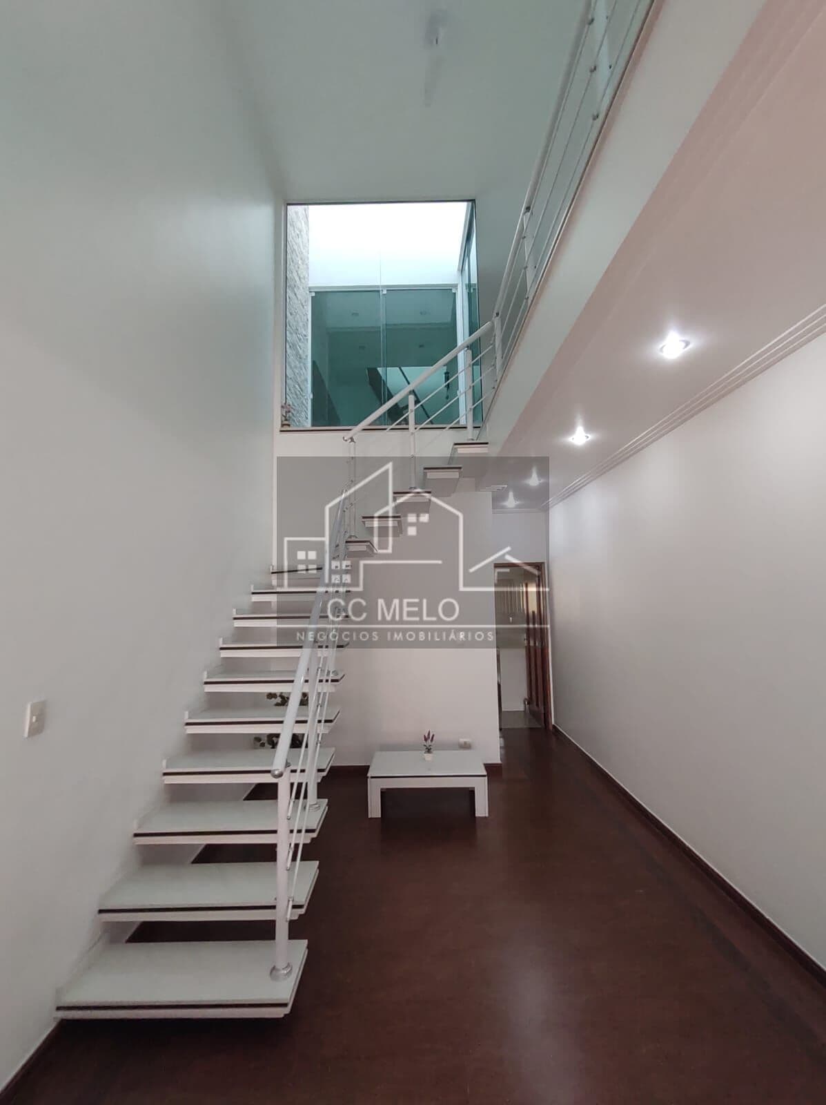 SOBRADO DE ALTO REQUINTE COM XXX MT² NA ZOLA LESTE