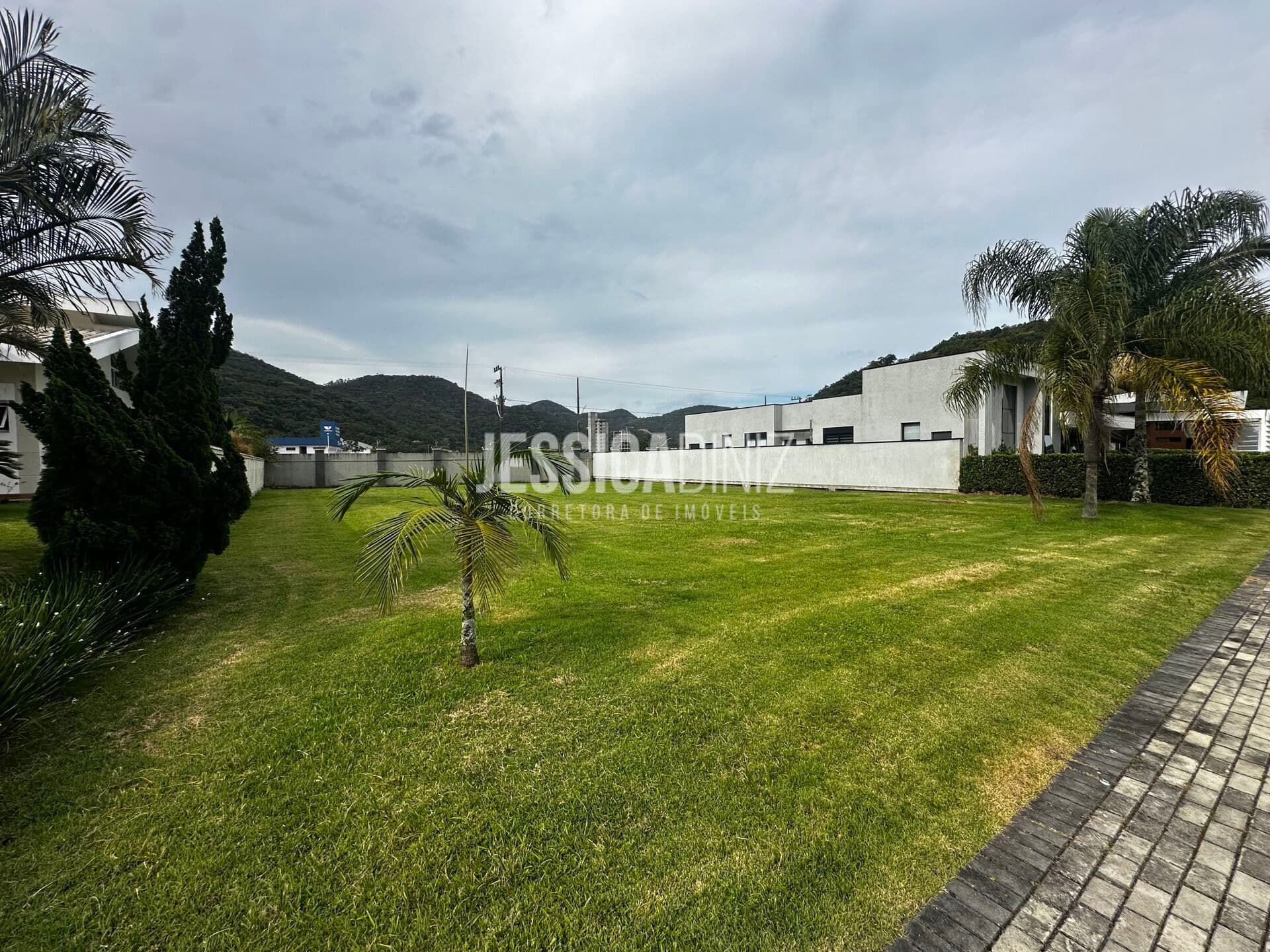 Terreno 1000m2 Condomínio Chácara Flora