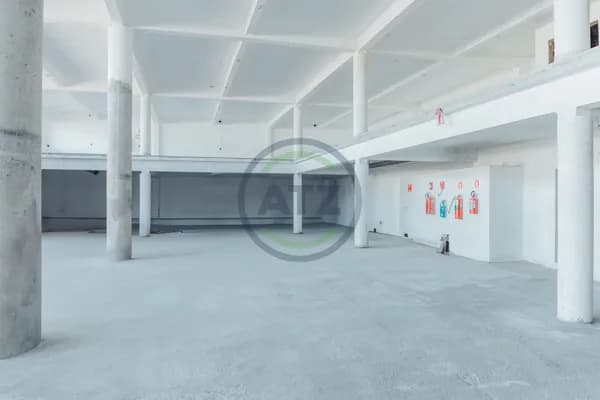 Prédio/Edifício Inteiro em Portão - Centro