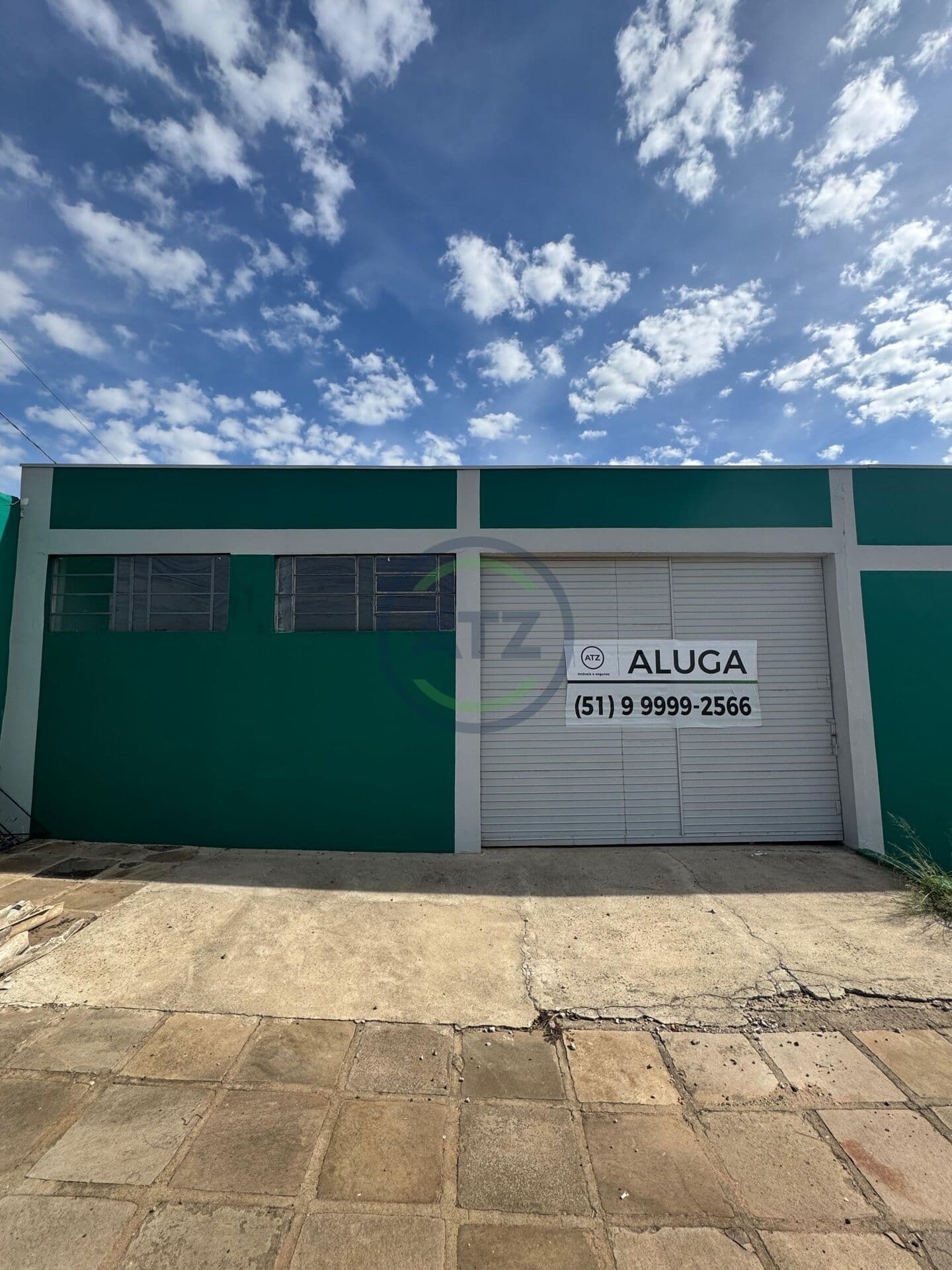 Prédio/Edifício Inteiro em Portão - Centro
