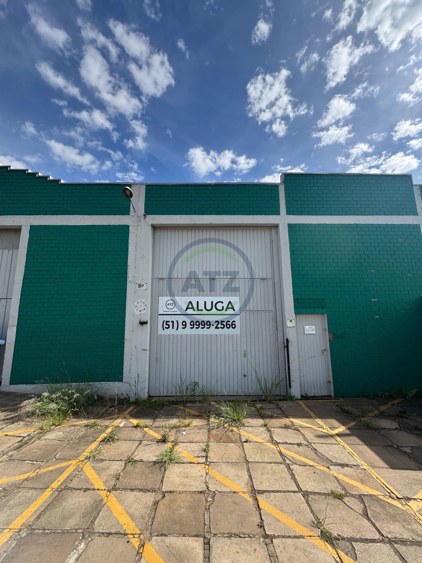 Prédio/Edifício Inteiro em Portão - Centro
