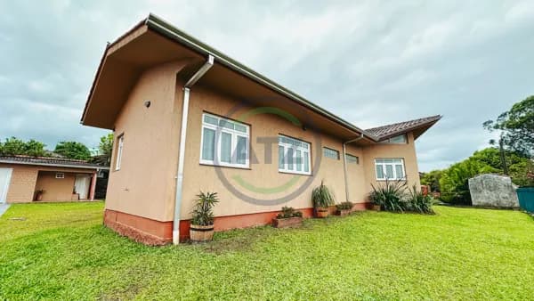Casa em Portão - Centro