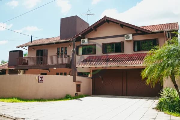 Casa em Portão - Centro
