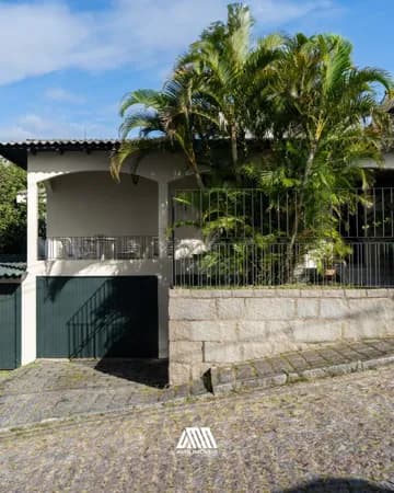 Casa com terreno medindo 962,44m²