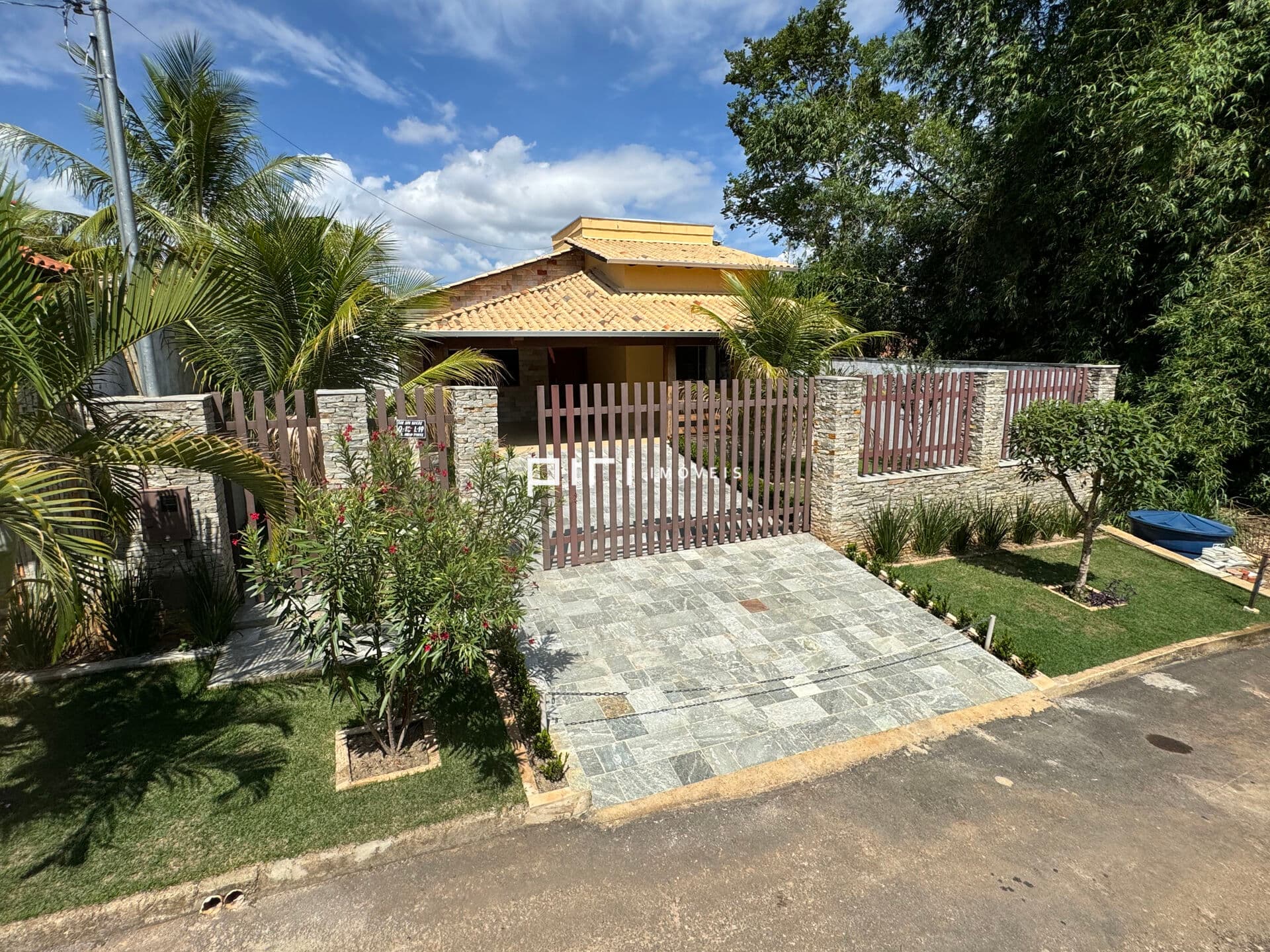 CASA LAR