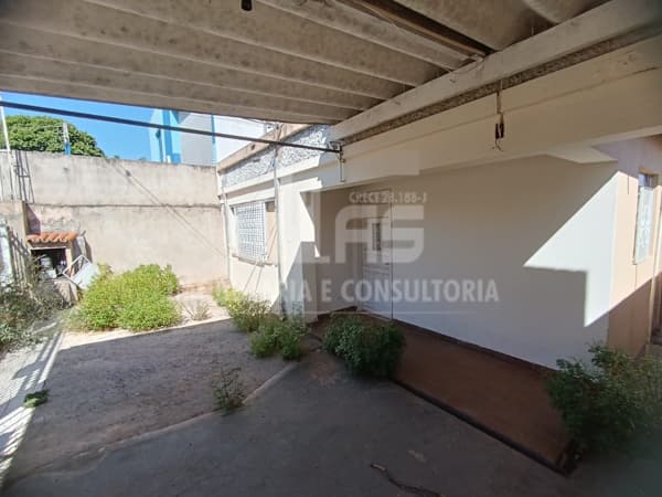 Casa a venda com 3 quartos no bairro Alto Cafezal
