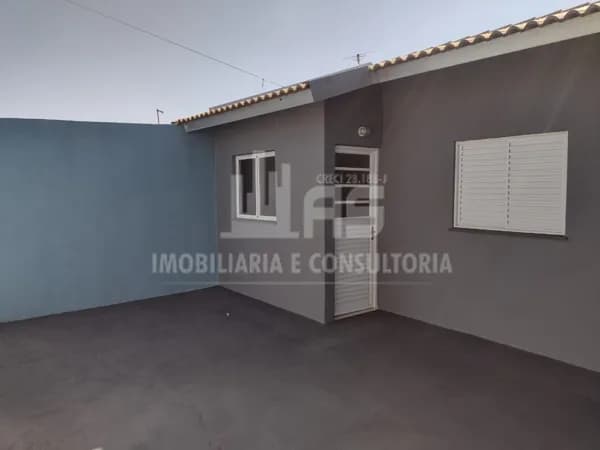 Casa à venda com 2 quartos no Montana.