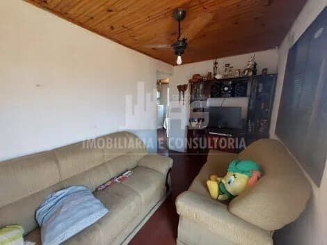 Casa à venda contendo 2 quartos.
