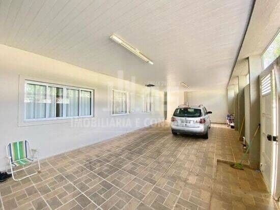 Casa à venda contendo 4 quartos sendo 1 suíte no Jardim Aeroporto.
