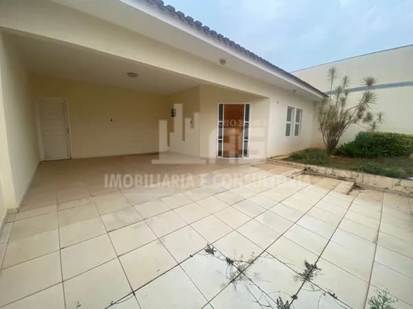 Casa a venda contendo 3 quartos sendo 1 suíte no Parque da Esmeraldas.