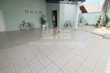 Casa a venda com 3 quartos sendo 1 suíte