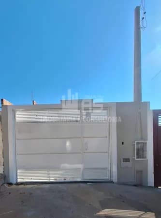 Casa com 3 Dormitórios no Jardim Marília.