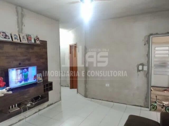 Casa com 3 Quartos sendo 1 Suite.