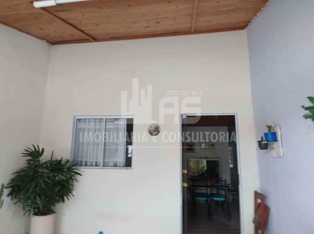 Casa à venda contendo 3 quartos no Aniz Badra