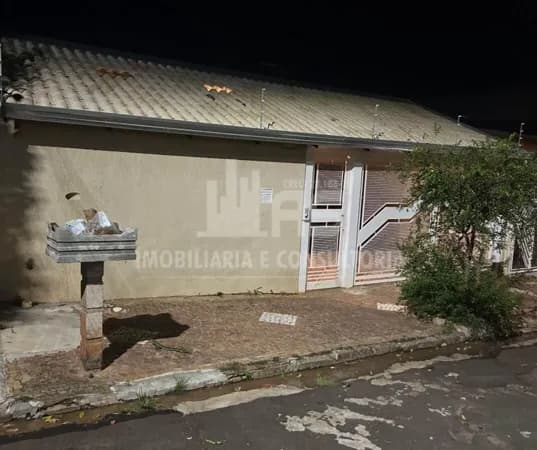 Casa na Zona Sul com 3 Quartos e 1 Banheiro.