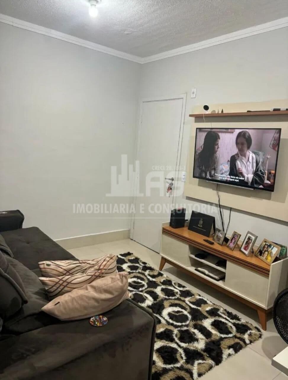 Apartamento no Jardim California com 2 Quartos e 1 Banheiro.