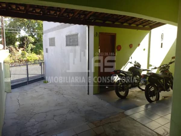 Casa à venda contendo 3 quartos no Palmital.