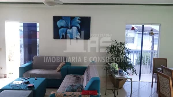 Casa a venda com 3 quartos sendo 1 suíte no jardim Itaipu