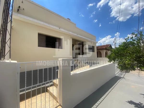 Casa em Garça!