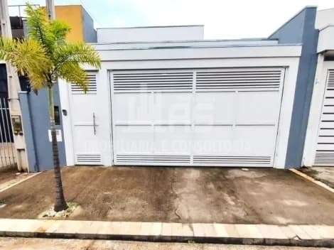 Casa a venda com 03 quartos sendo 01 suíte no Jardim Cristo Rei