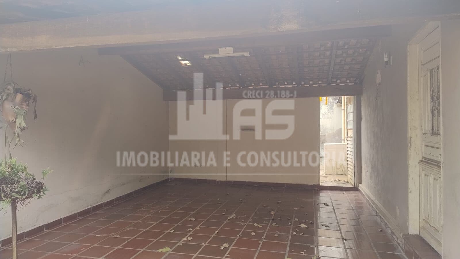 Casa à venda contendo 2 quartos.
