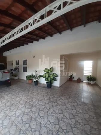 Casa a venda com 3 quartos sendo 1 suíte no bairro Tófolli
