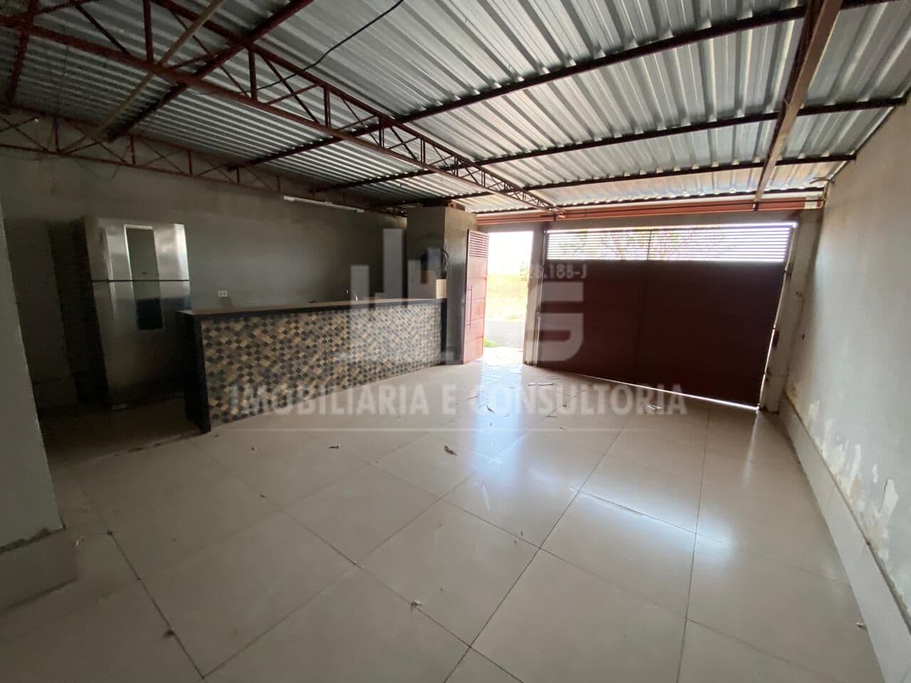 Casa à venda contendo 2 quartos no Paulo Correa.