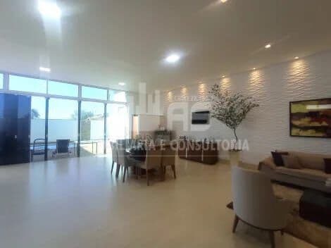 Casa à venda contendo 3 quartos sendo 3 suítes no Jardim Acapulco.