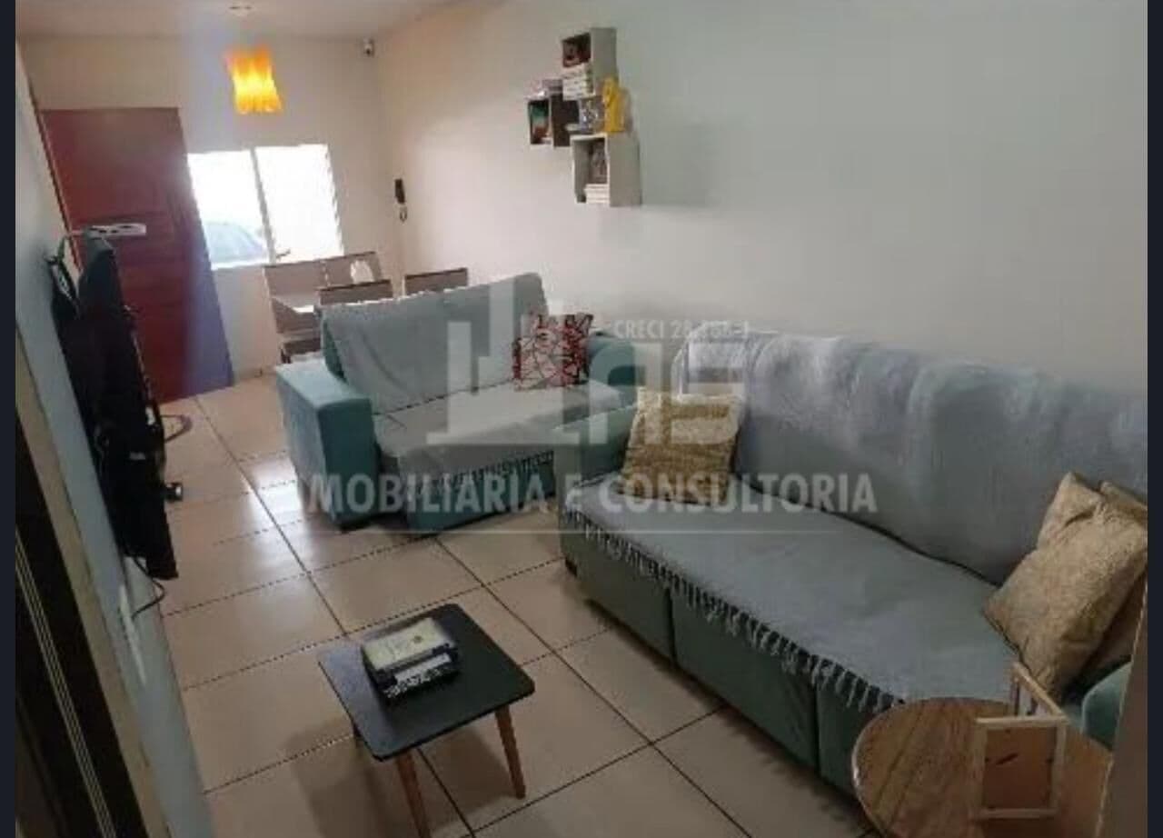 Casa à venda com 2 quartos no Eduardo Andrade Rei.