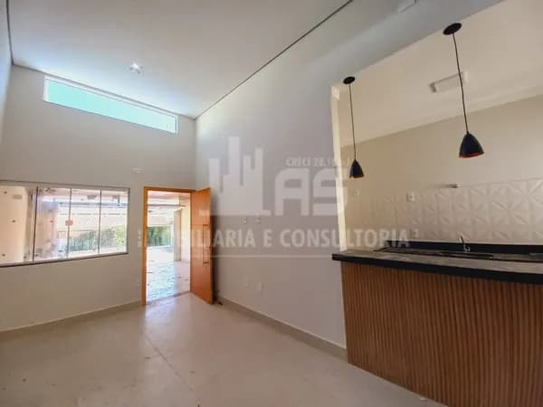 Casa na Zona Oeste com 3 Quartos sendo 1 Suite.