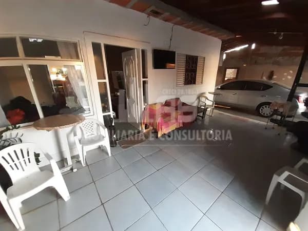 Casa à venda contendo 3 quartos sendo 1 suíte no Santa Antonieta.