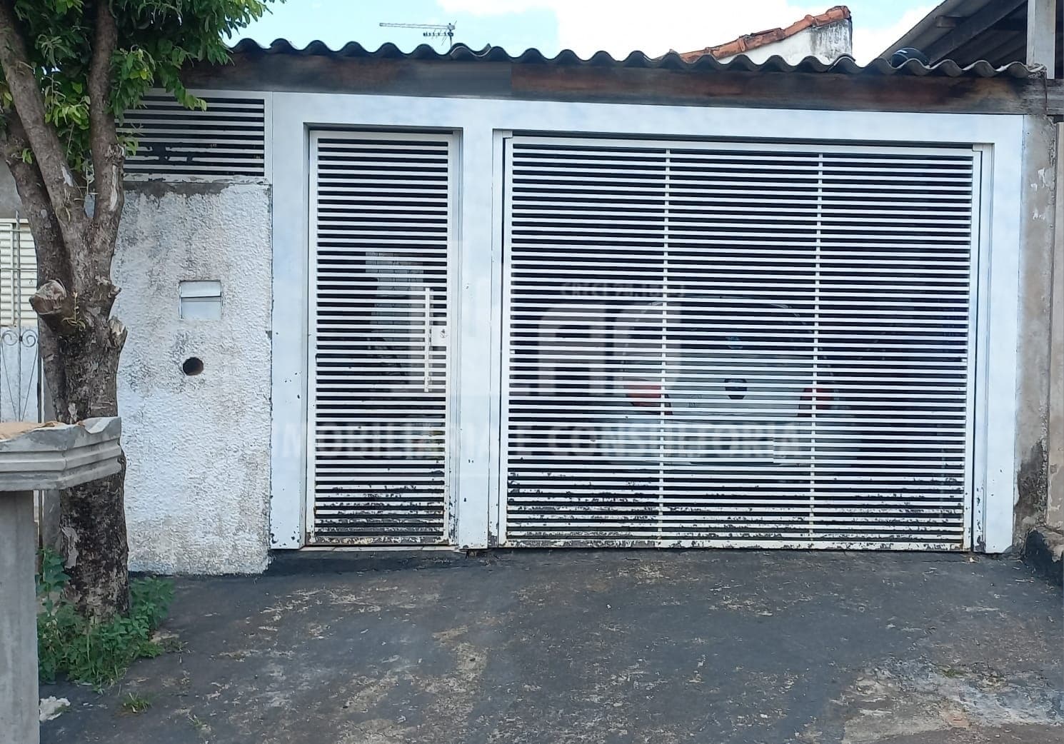 Casa a venda com 02 quartos no Jardim Santa Antonieta
