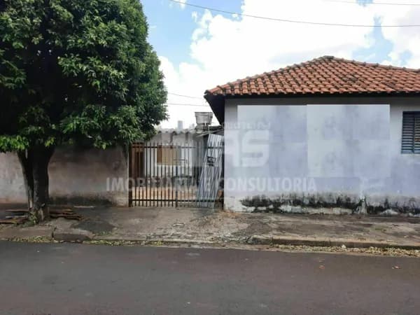 Casa de Madeira Próximo ao Centro