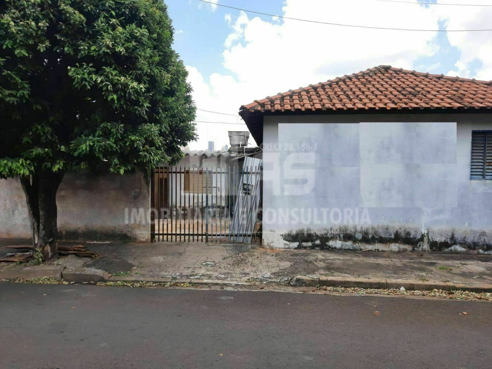 Casa de Madeira Próximo ao Centro