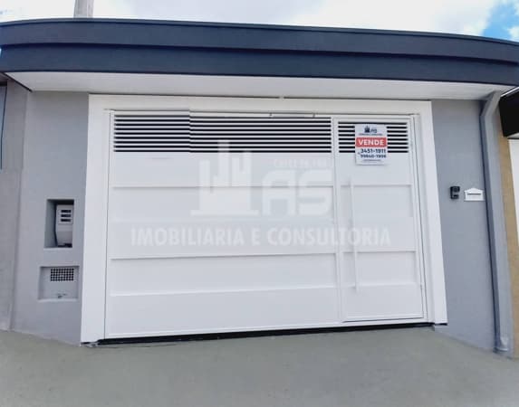 Casa a venda com 2 quartos no Jardim Bandeirantes