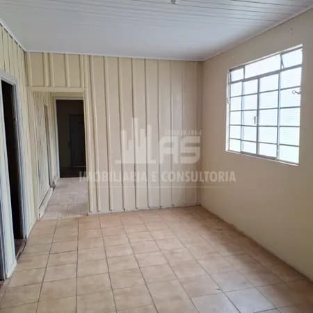 Casa à venda com 3 quartos.