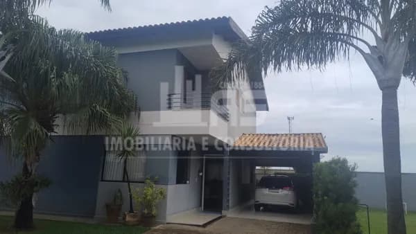 Casa em condomínio fechado na região do Esmeralda II