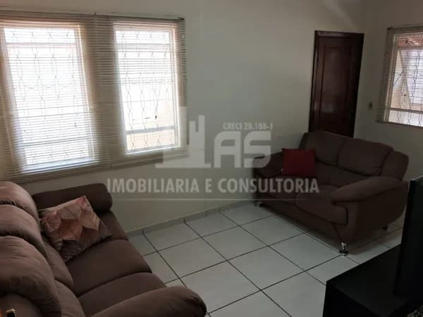 Casa à venda contendo 3 quartos sendo 1 suíte no Jardim Monte Castelo.
