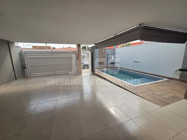 Casa Alto Padrão, próximo do Shopping Marilia!