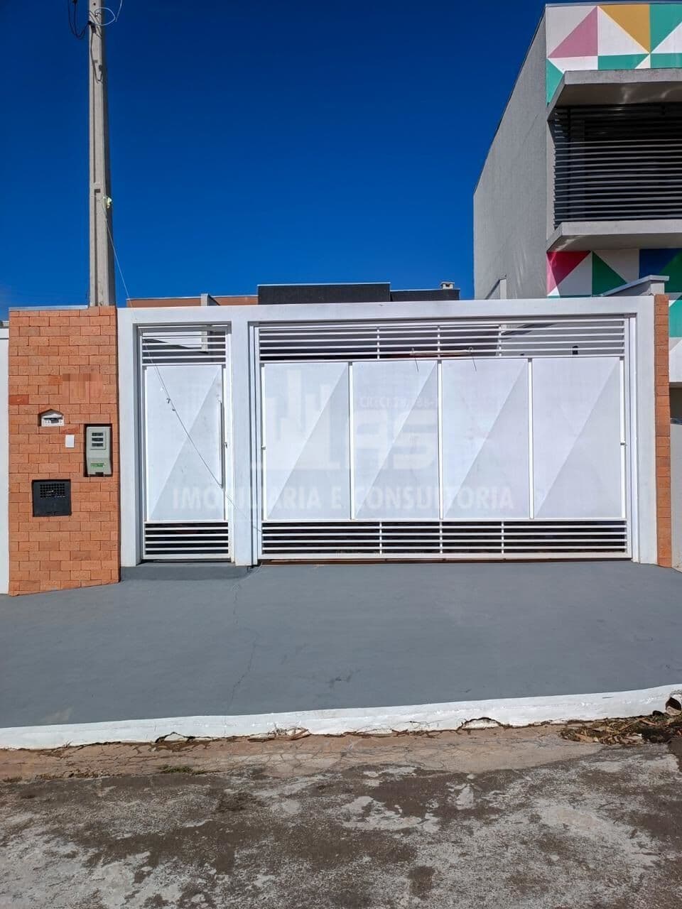 Casa a venda com 3 quartos sendo 1 suíte