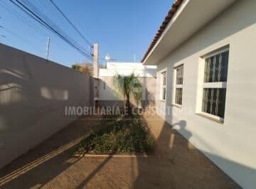 Casa a venda com 3 quartos sendo 1 suíte