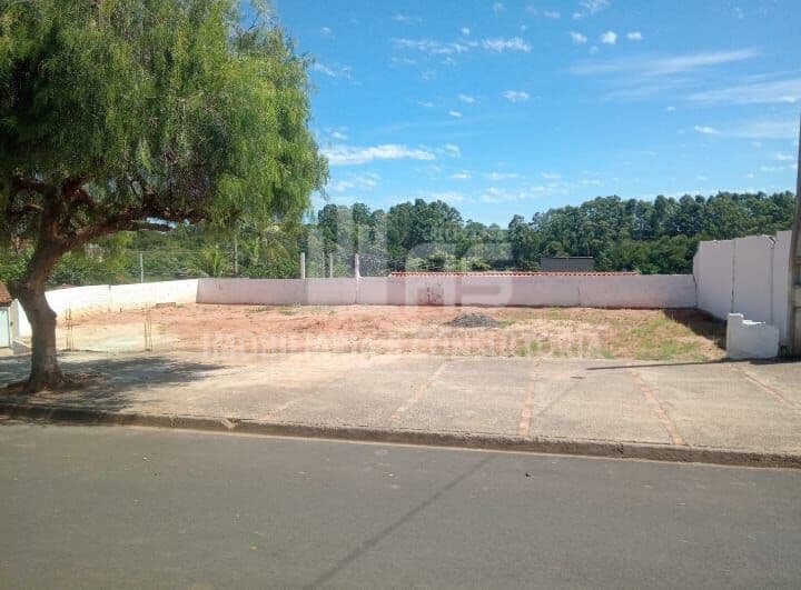 Lote/Terreno em Garça - Jardim Paineiras
