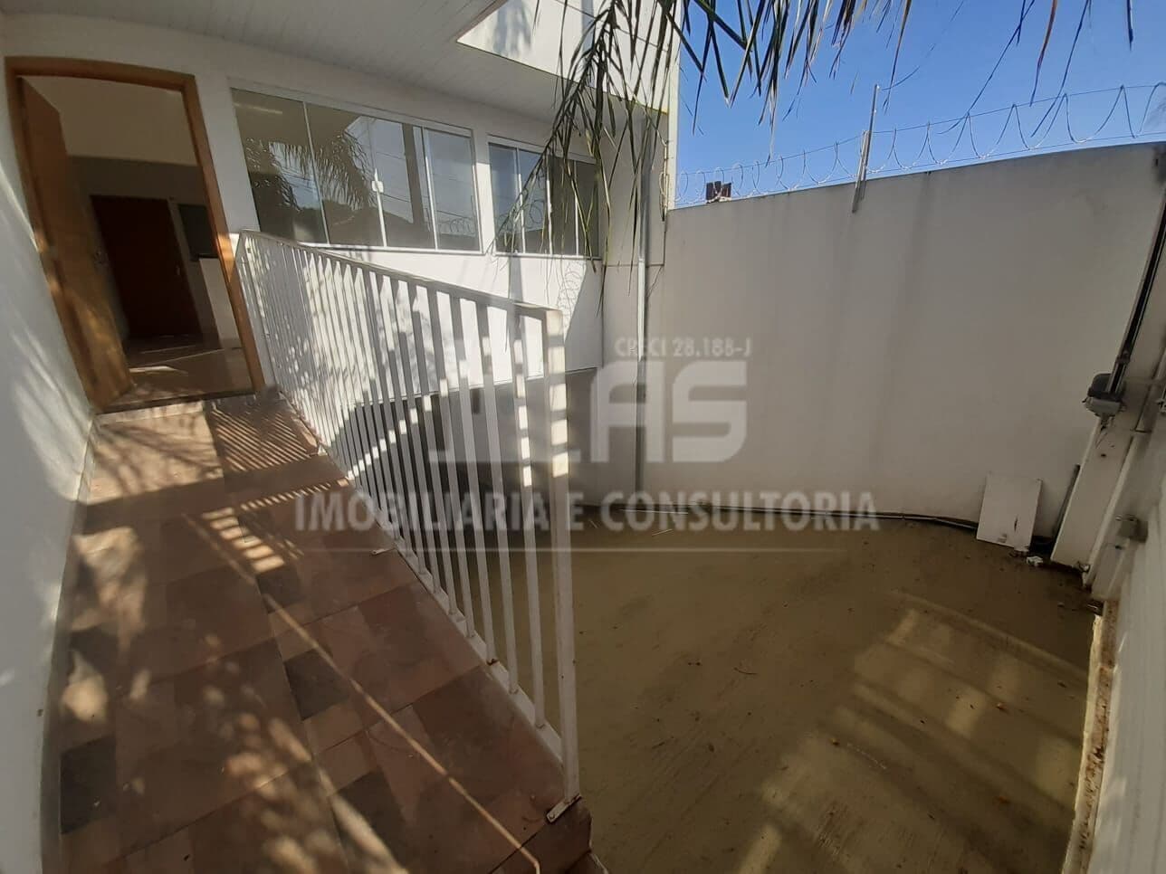 Casa a venda com 3 quartos sendo 1 suíte