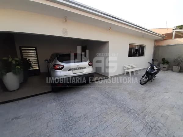Casa à venda contendo 3 quartos sendo 1 suíte no Jardim Aquarius.