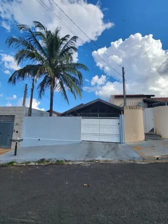 Casa à venda em Garça/SP