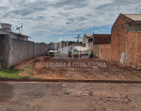 Terreno a venda com 200m² no bairro César de Almeida