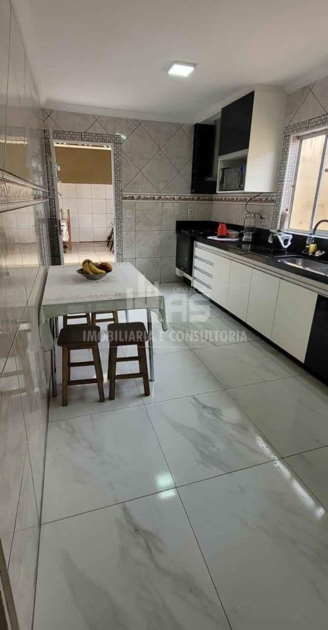 Casa na Zona Norte com 3 Quartos e 2 Banheiros.