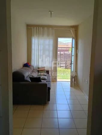 Casa no Maraca com 2 Quartos e 1 banheiro.
