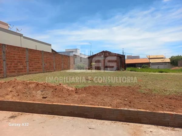 Lote/Terreno em Garça - Jardim Imperador
