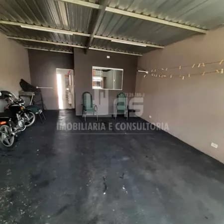 Casa à venda com 2 quartos no Jardim Edson da Silva.